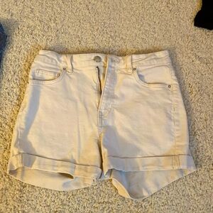 Beige H&M shorts
